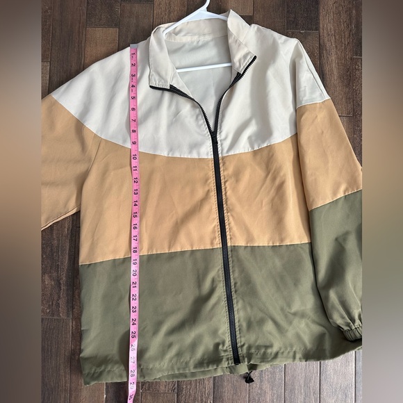 SHEIN Lightweight Casual Zip-up - Picture 4 of 10